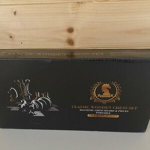 HURDAOS Magnetic Wooden Chess Board & Crafted Piece Set, 15" Folding Chessboard